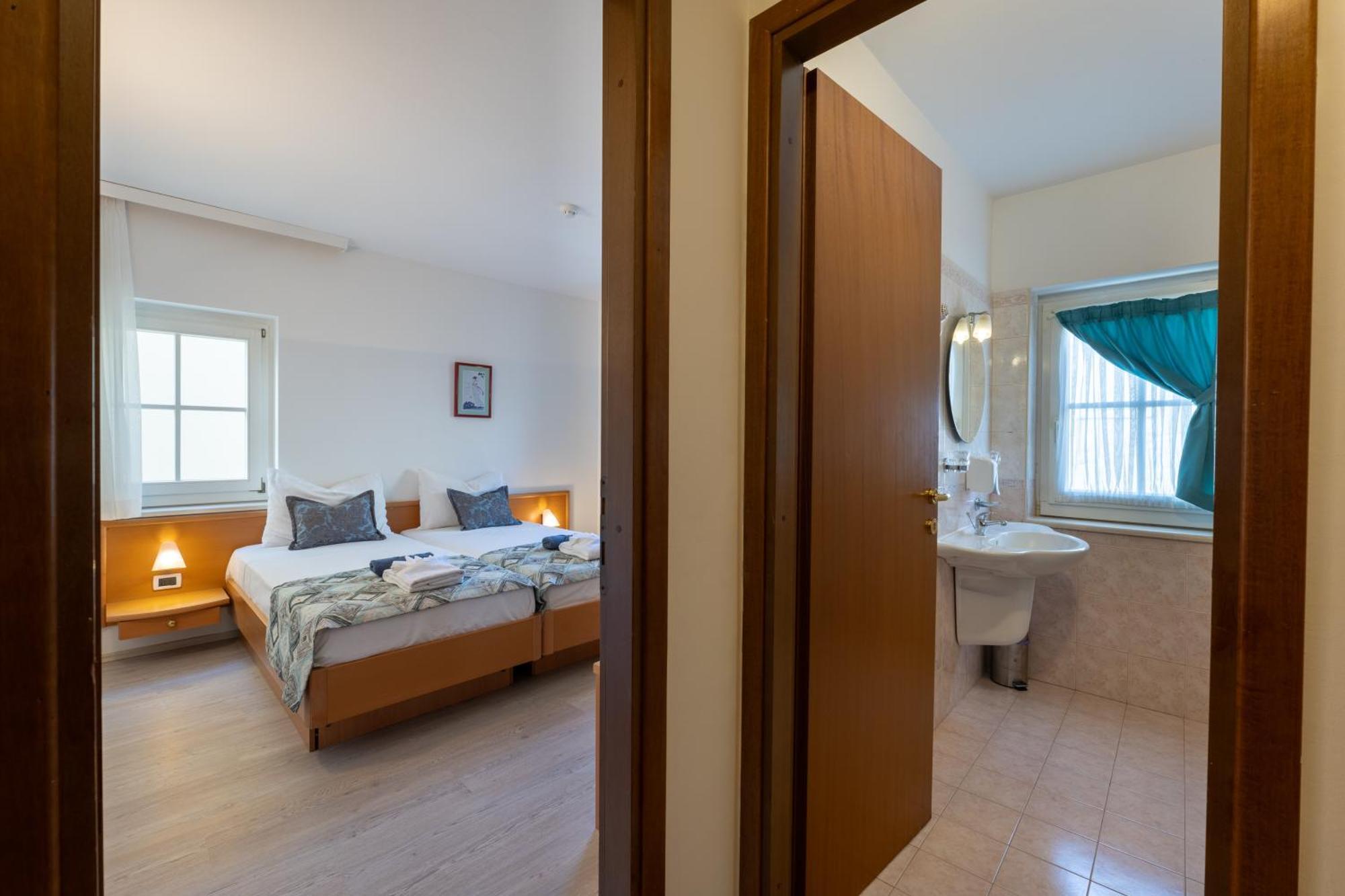 Villa Fontana Trogir Extérieur photo